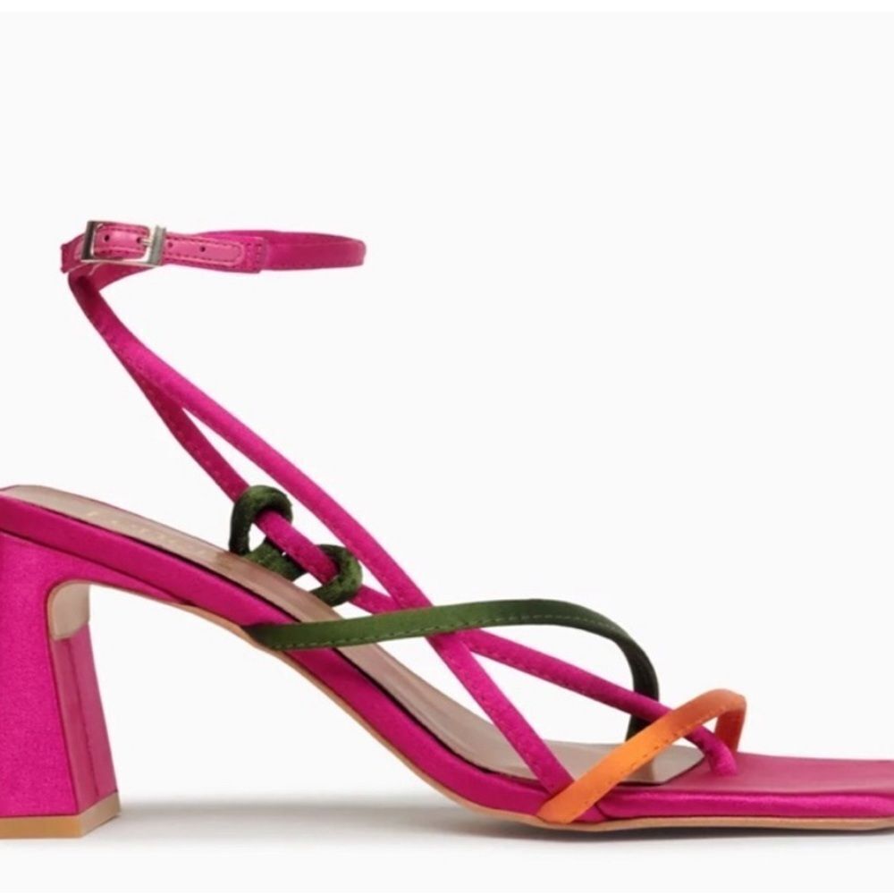 FENERS COMPLIANCE MULTICOLORED FUSCIA HEEL SANDALS SIZE 3.5‎